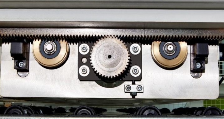 鋸座及鋸片驅(qū)動(dòng)裝置 夾鉗座定位