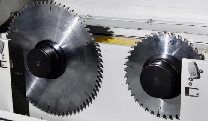 法蘭盤(pán)緊固結(jié)構(gòu) 槽鋸對(duì)刀電腦調(diào)節(jié)