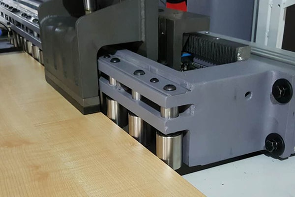 自動側(cè)靠裝置